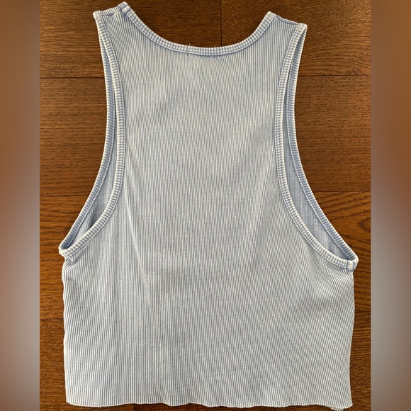 •Garage •Small •Blue tank - Picture 3 of 3